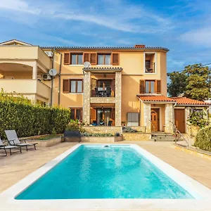 Krasa Sea View Apartmants With Pool Ližnjan
